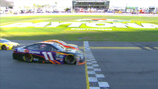Here's How Fox Deportes Announcers Called The Closest Daytona 500 Finish In History